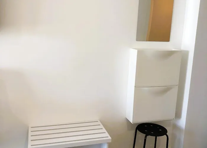 Mamaia's Minimalist Loft * Mamaia