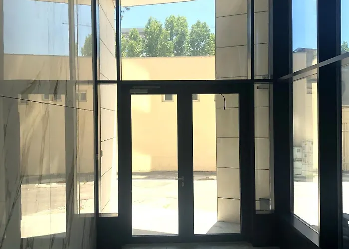 Mamaia's Minimalist Loft Mamaia