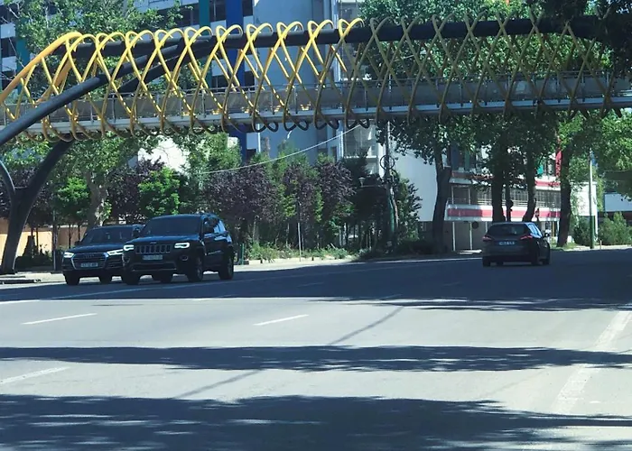 Mamaia's Minimalist Loft * Mamaia