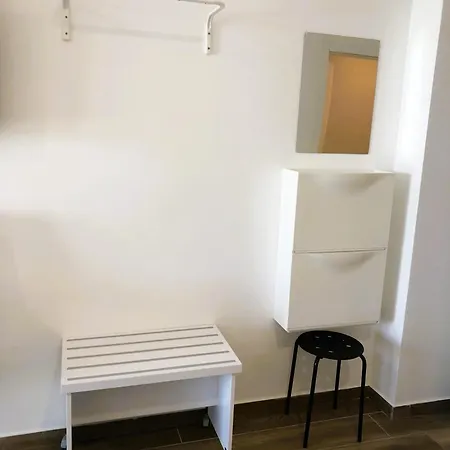 Mamaia's Minimalist Loft * Mamaia