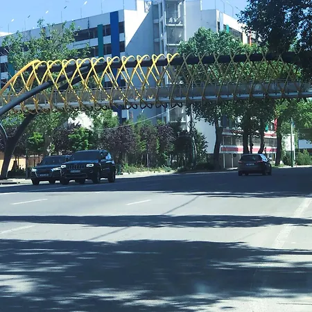 Mamaia's Minimalist Loft * Mamaia