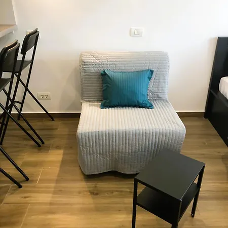 Apartman Mamaia's Minimalist Loft